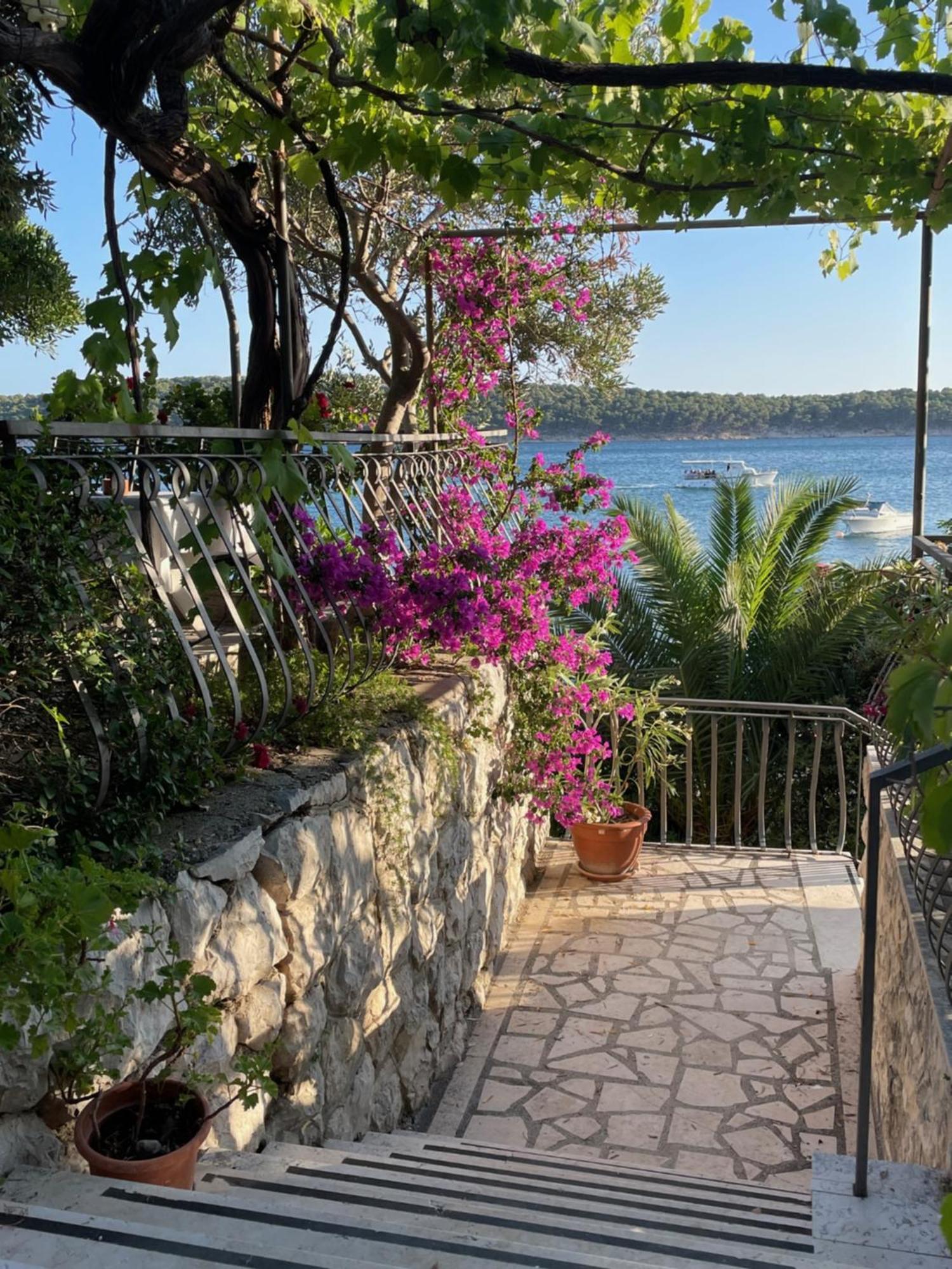 Apartments Vila Miranda On The Beach Barbat na Rabu Extérieur photo